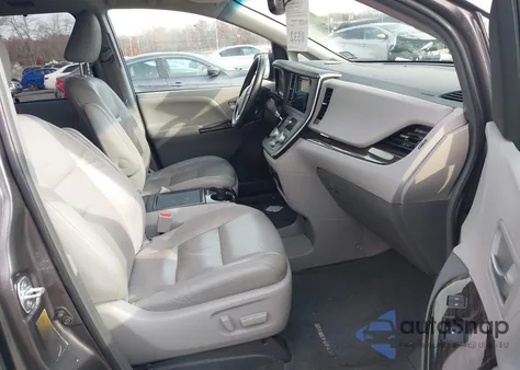 2017 Toyota Sienna Xle 7 Passenger z USA, uszkodzony, nr VIN 5TDDZ3DC0HS186287